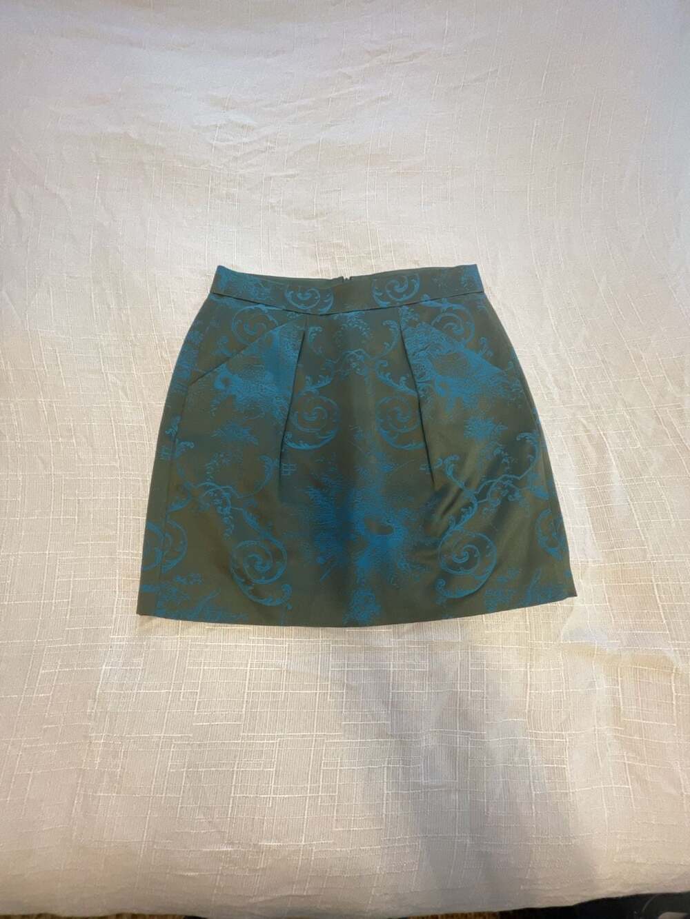J. Crew Brocade Mini Skirt Size 4 Green Blue Jacquard Pleated Pockets
Curtain